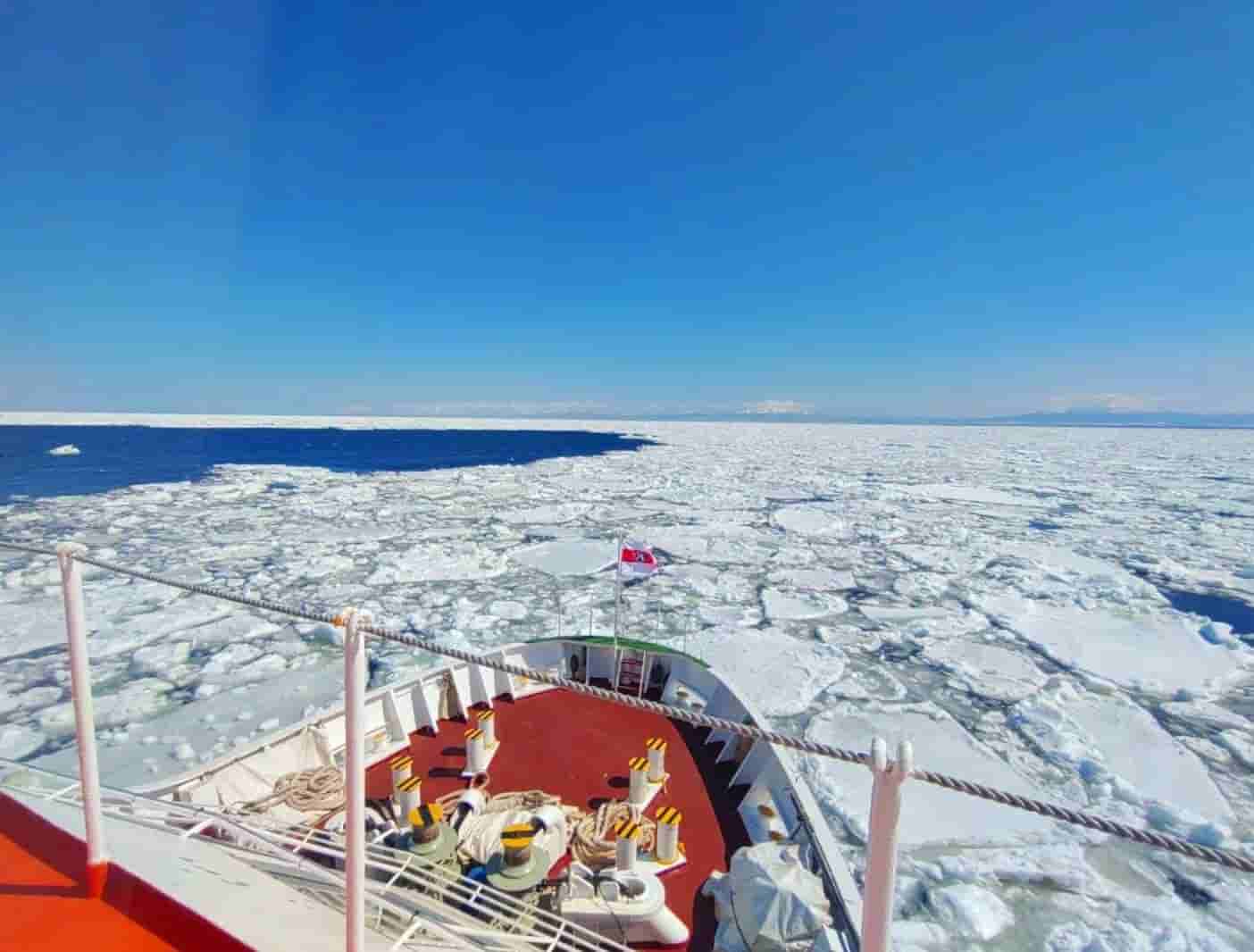 เรือตัดน้ำแข็ง Aurora 流氷観光砕氷船おーろら